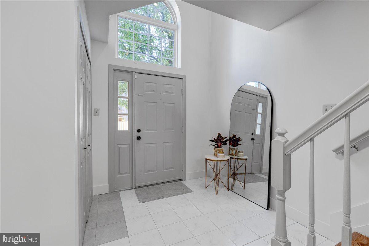 6005 Lands End LANE