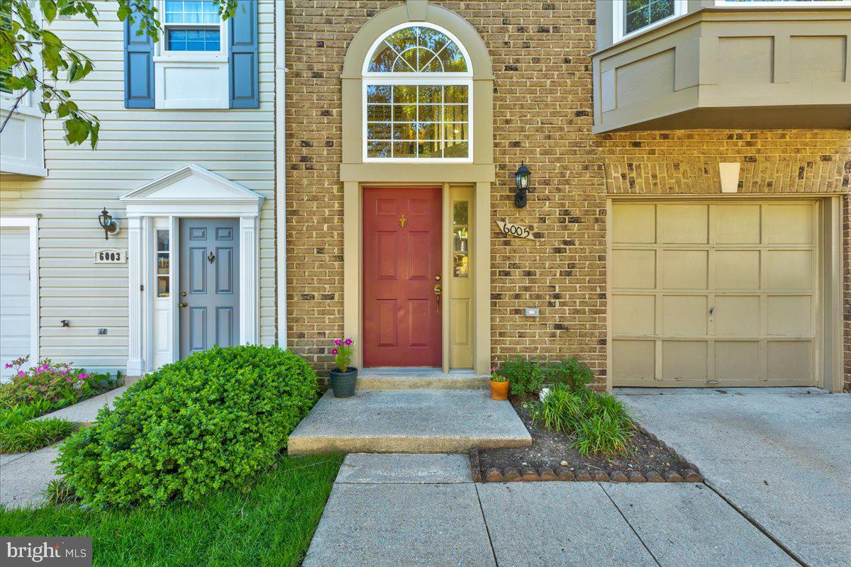 6005 Lands End LANE