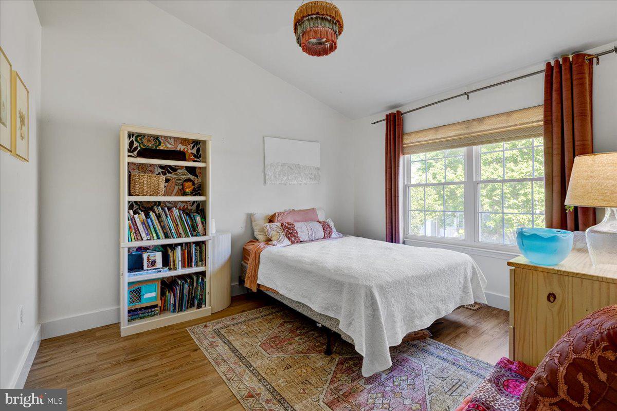 6005 Lands End LANE