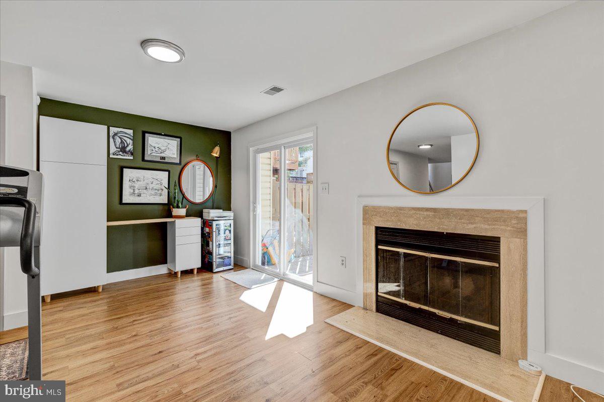 6005 Lands End LANE