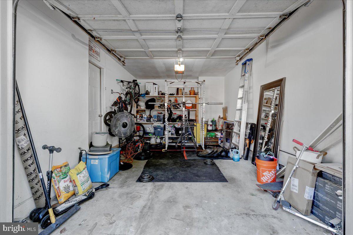 6005 Lands End LANE
