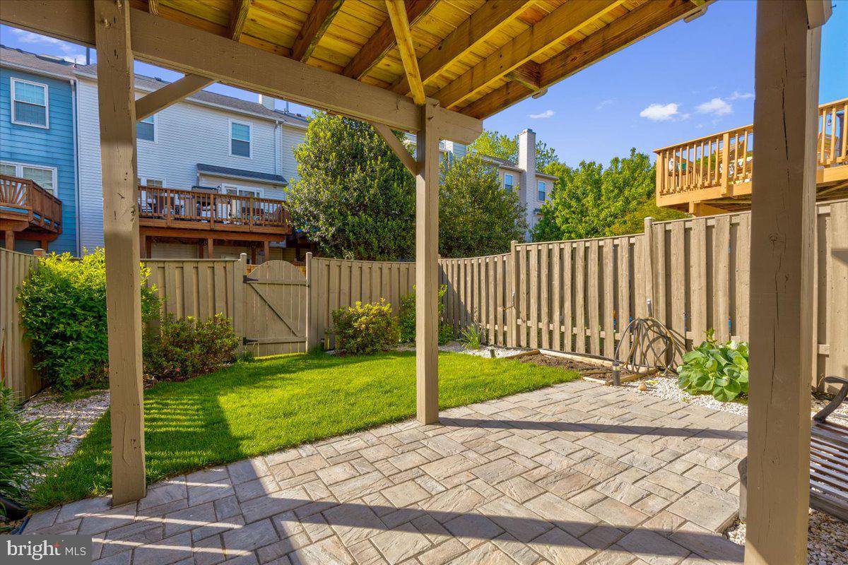 6005 Lands End LANE