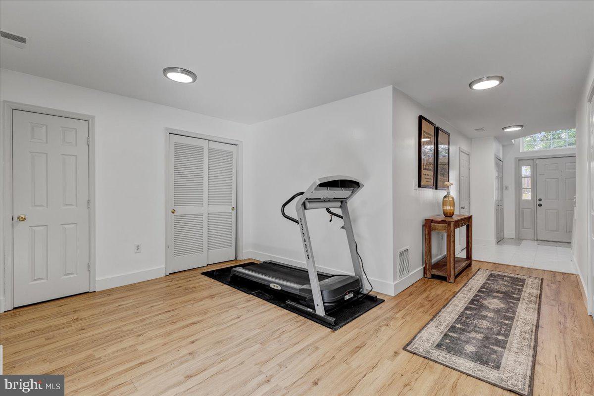 6005 Lands End LANE