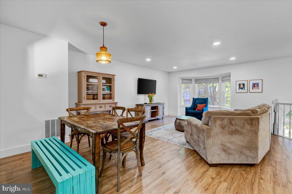 6005 Lands End LANE