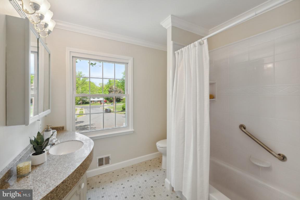 9606 Sonjo COURT