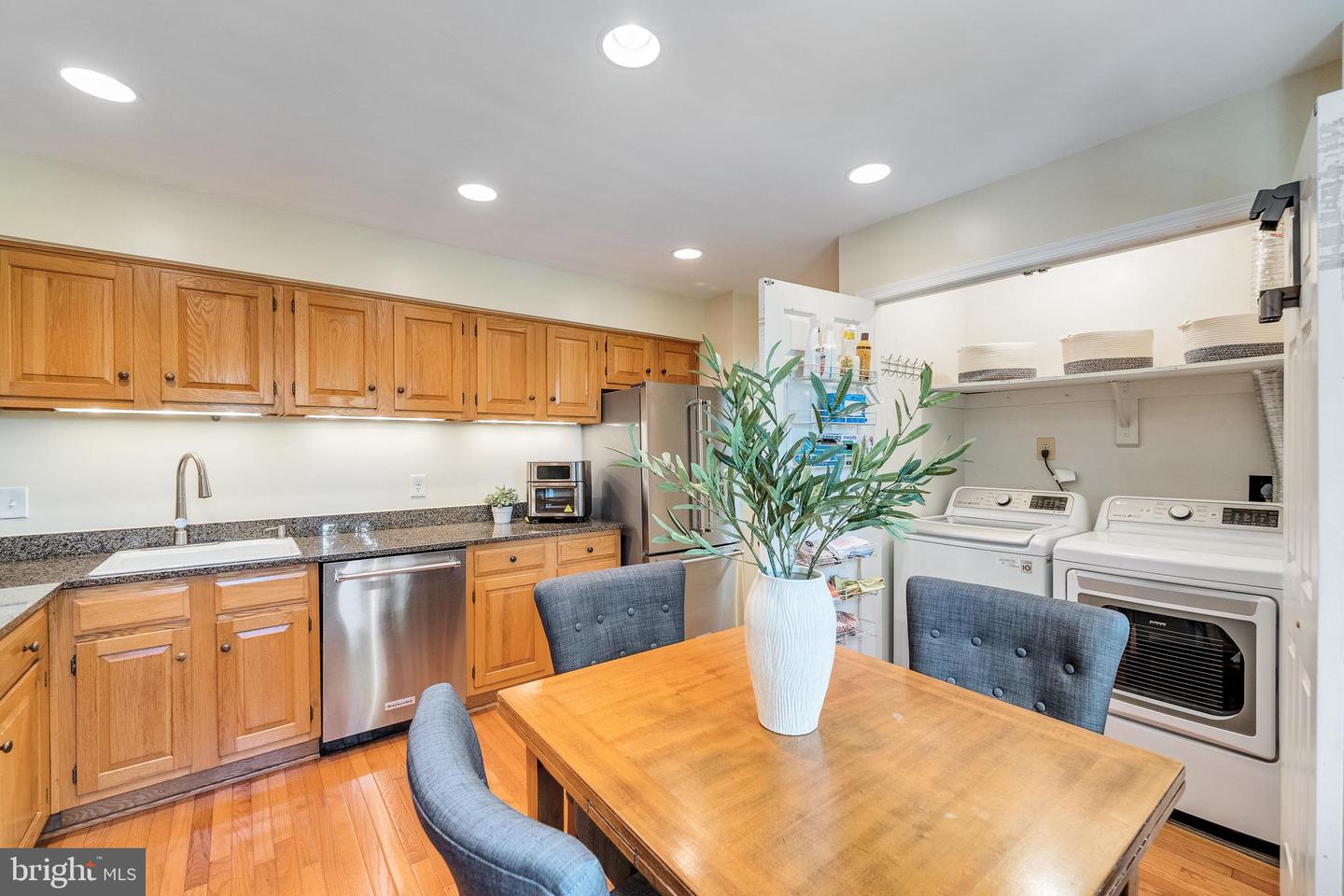 2967 Oakborough SQUARE