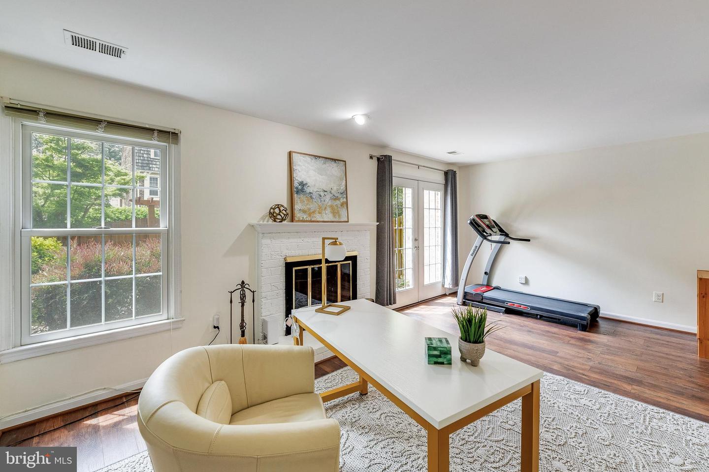 2967 Oakborough SQUARE