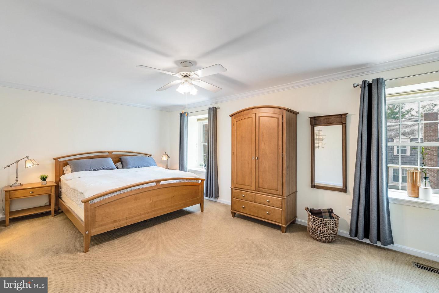 2967 Oakborough SQUARE