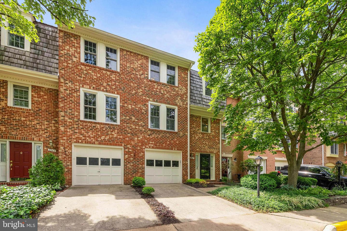 2967 Oakborough SQUARE