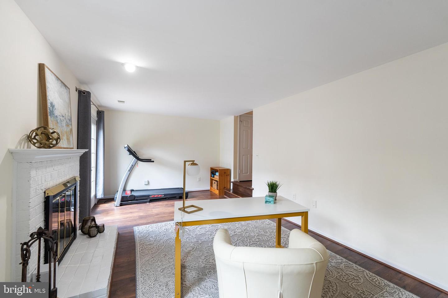 2967 Oakborough SQUARE
