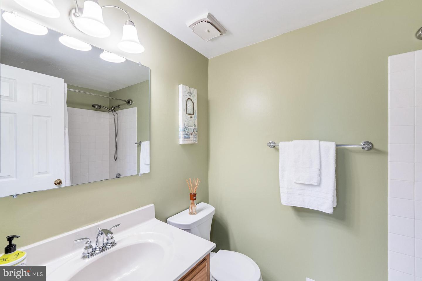 2967 Oakborough SQUARE