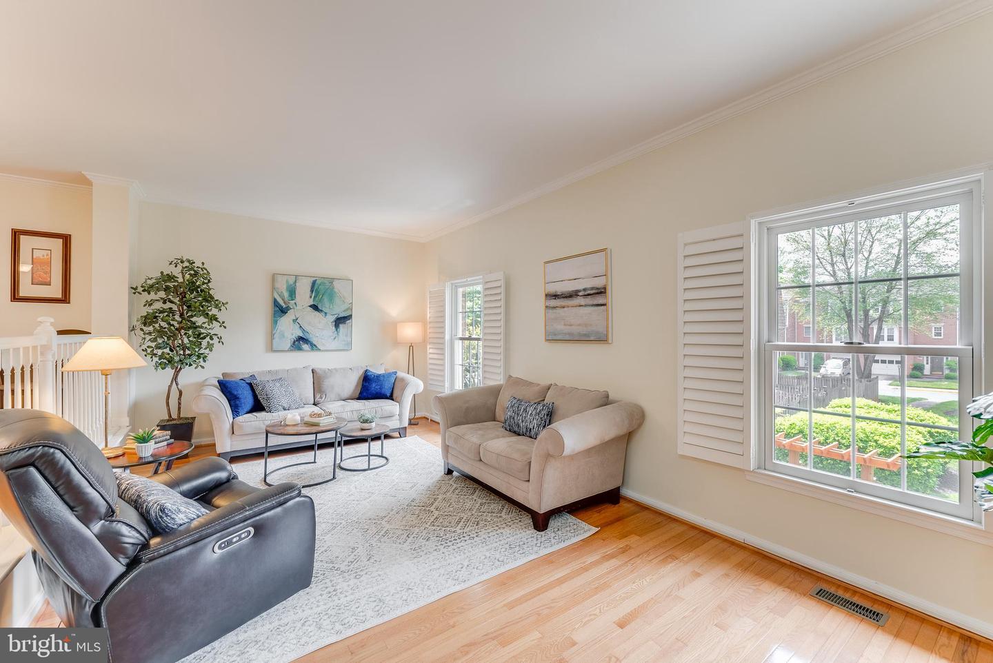 2967 Oakborough SQUARE