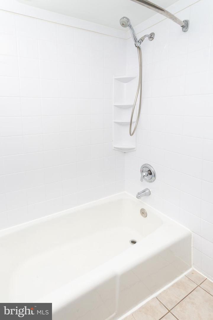 2626 Fort Farnsworth ROAD Unit: 203