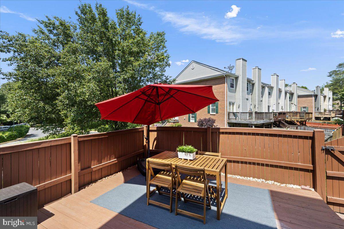 8548 Enochs DRIVE