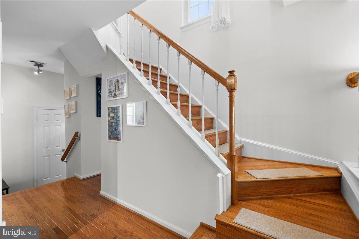 8548 Enochs DRIVE