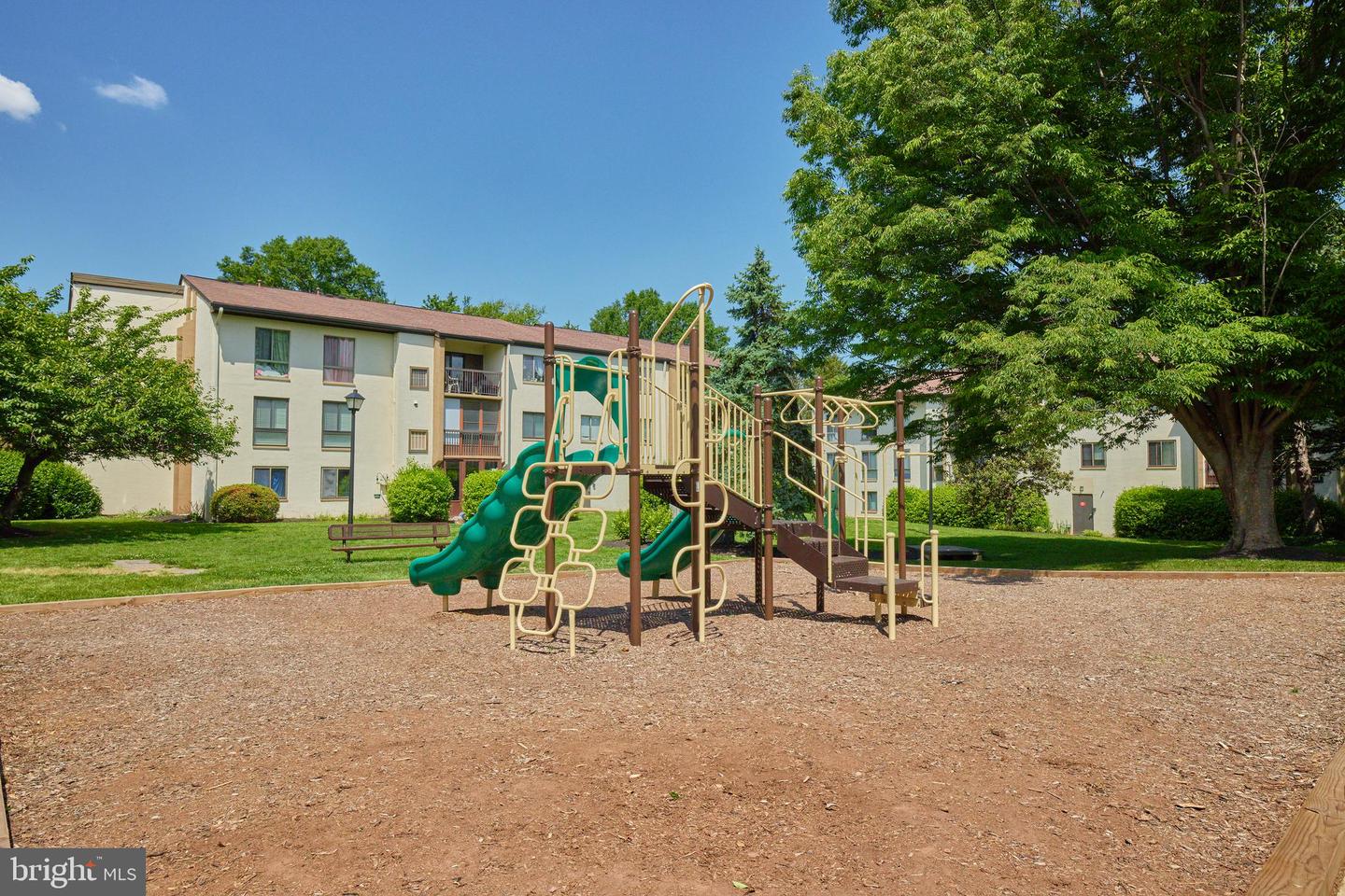 617 Center STREET Unit: 204