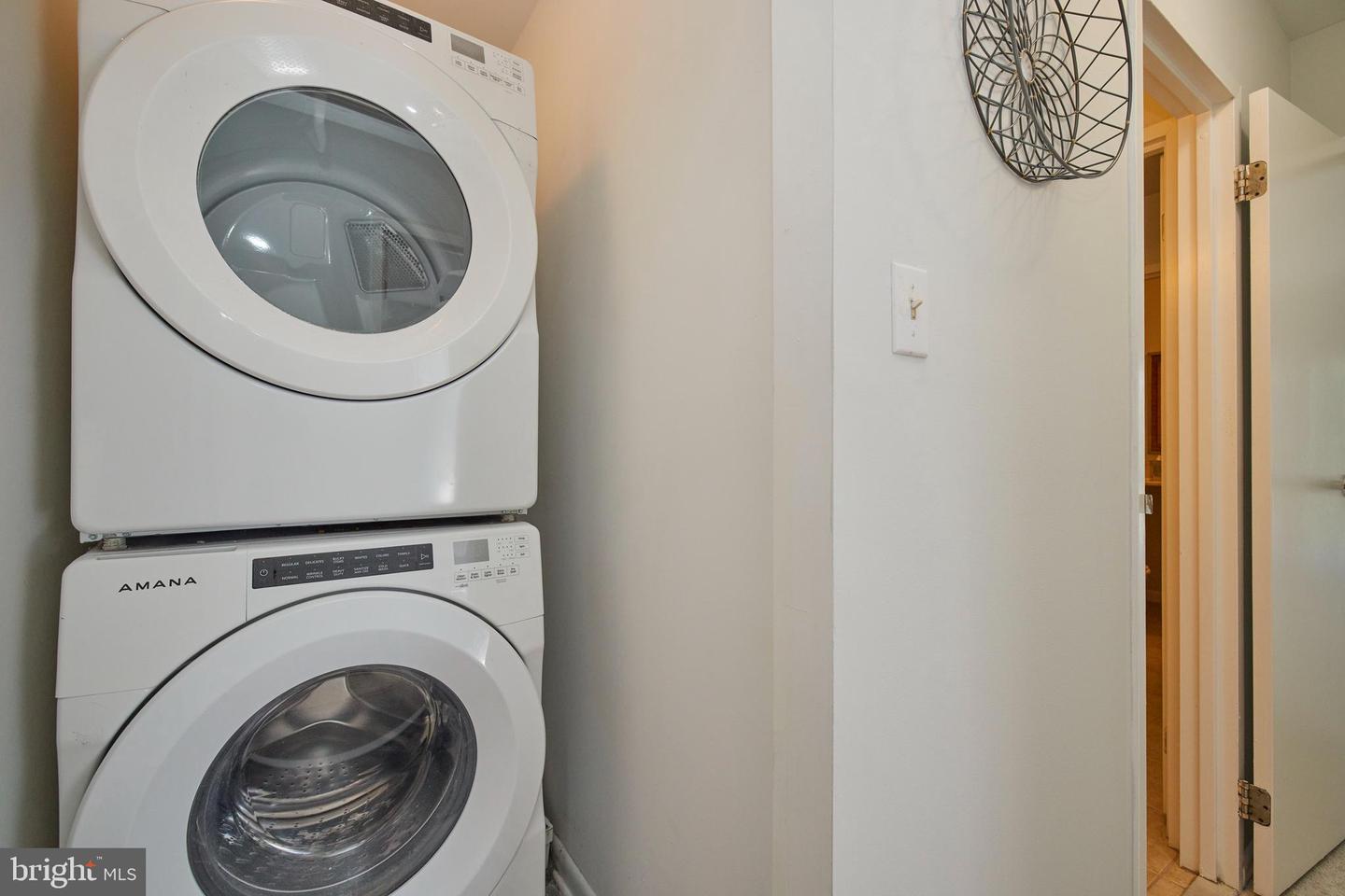 617 Center STREET Unit: 204