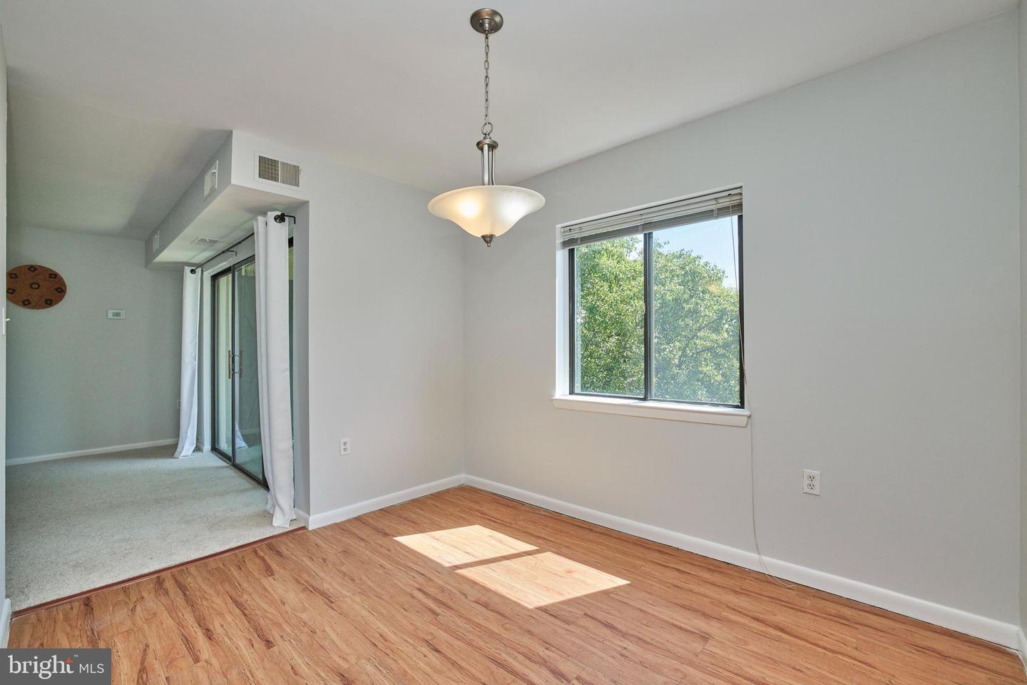 617 Center STREET Unit: 204