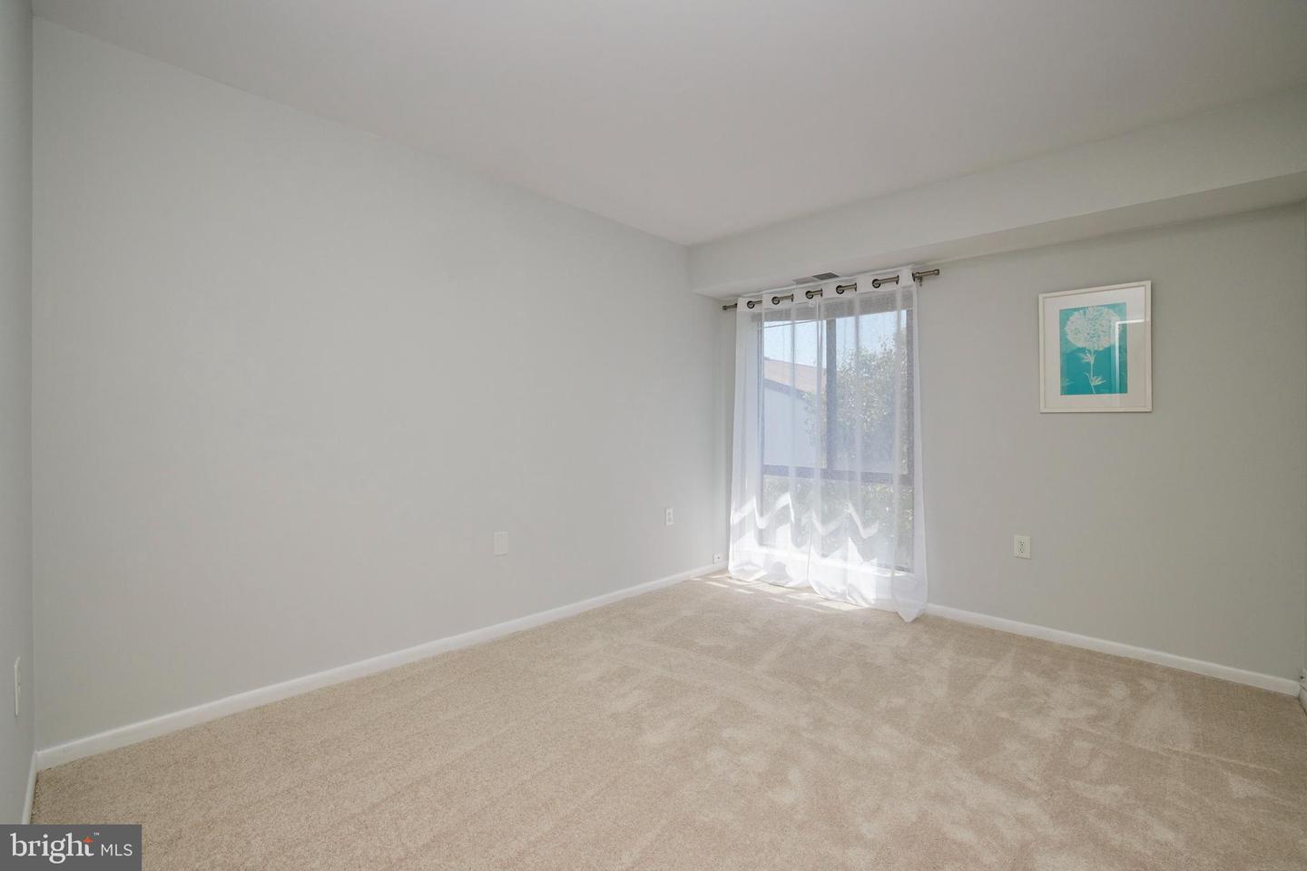 617 Center STREET Unit: 204