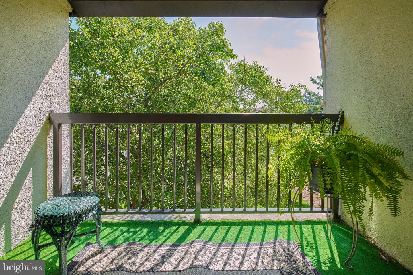 617 Center STREET Unit: 204
