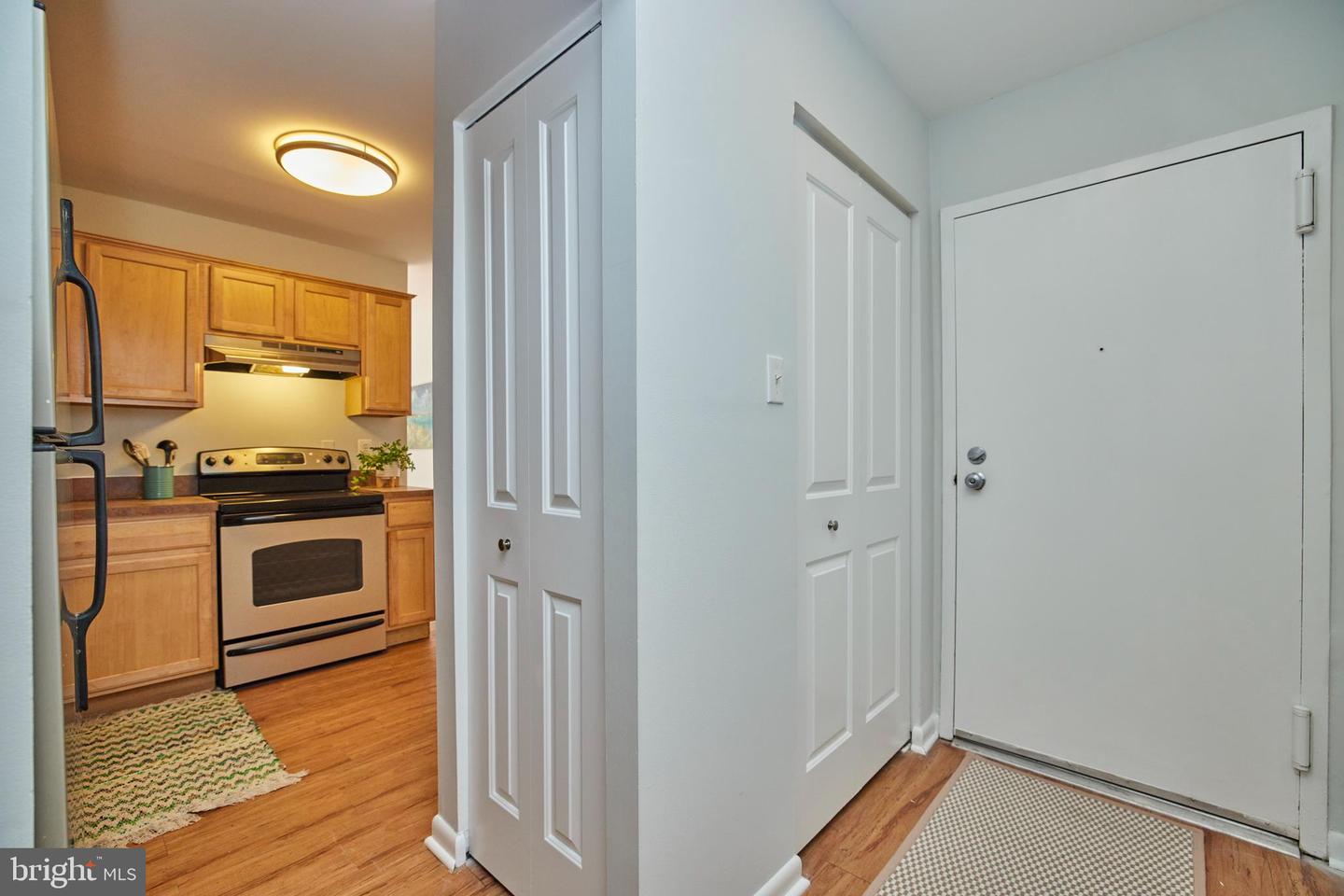 617 Center STREET Unit: 204