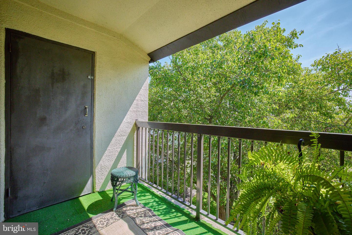 617 Center STREET Unit: 204