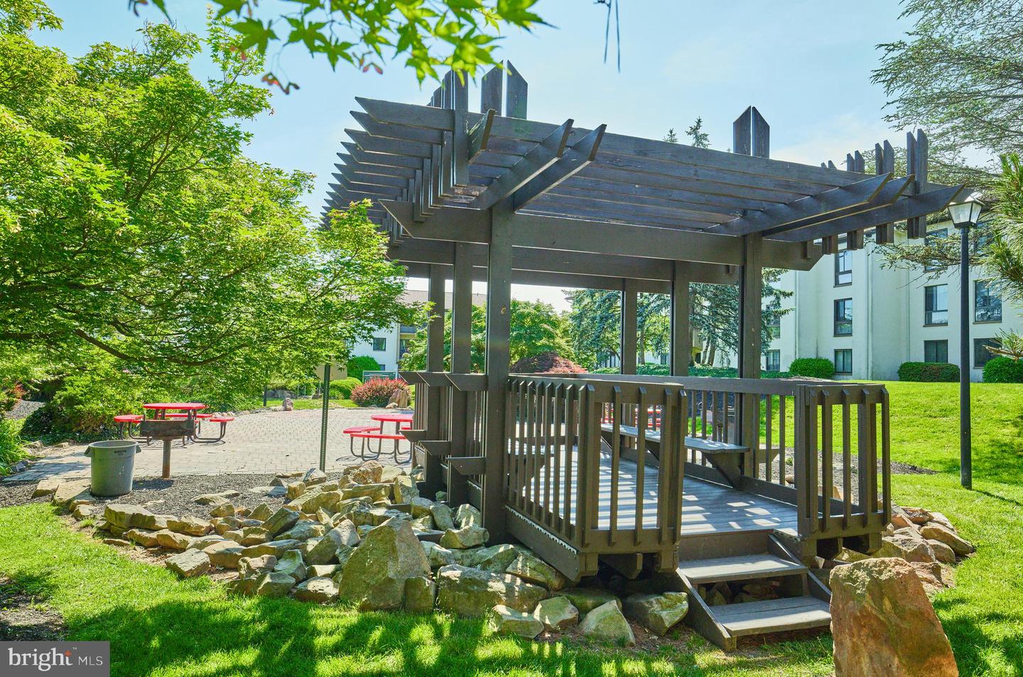 617 Center STREET Unit: 204