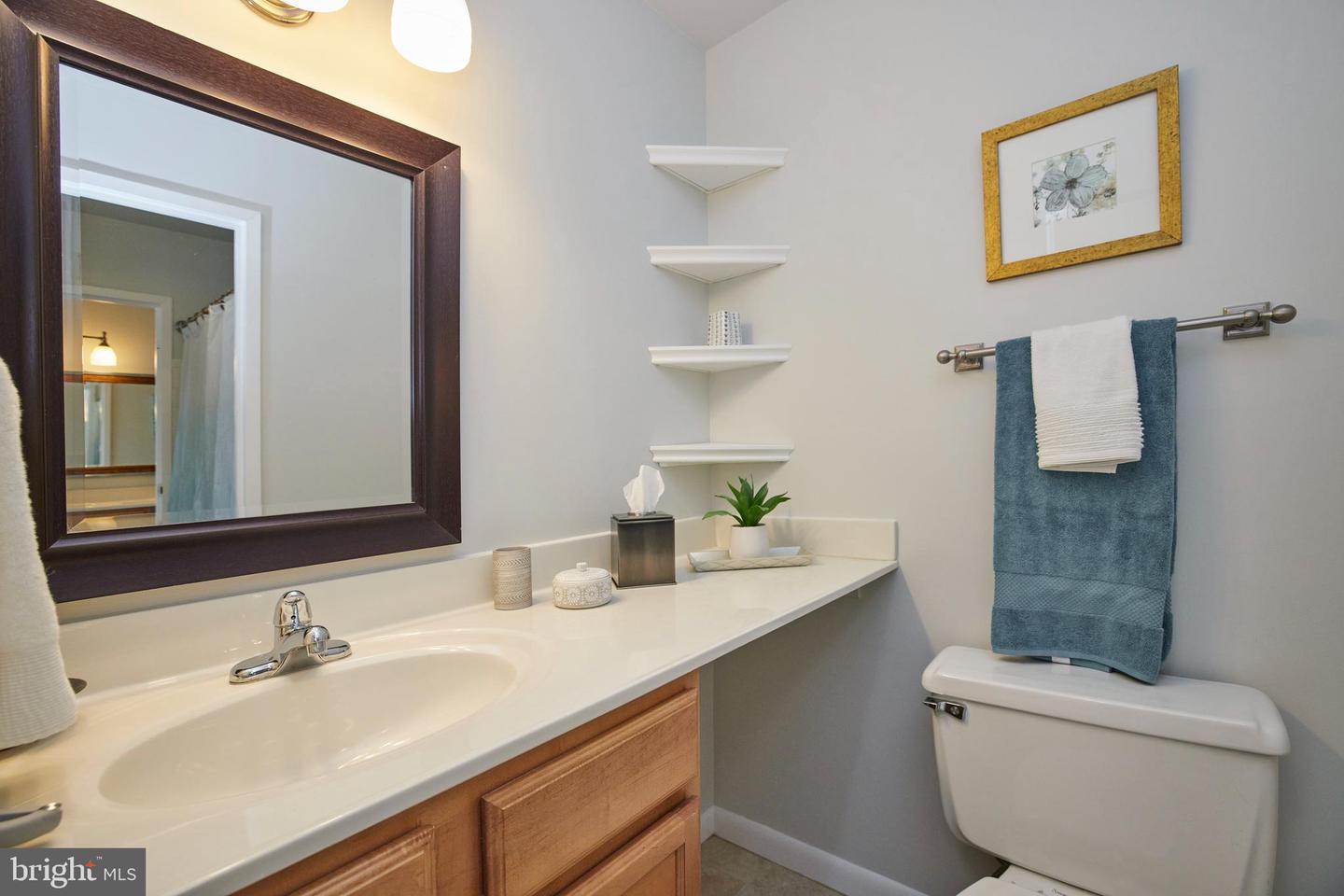 617 Center STREET Unit: 204