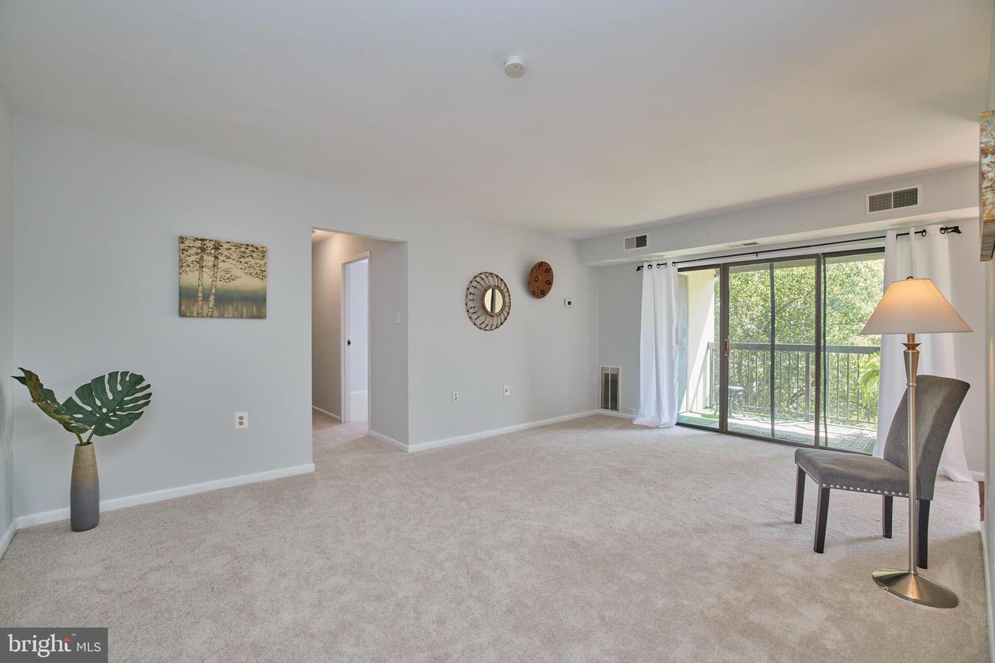 617 Center STREET Unit: 204