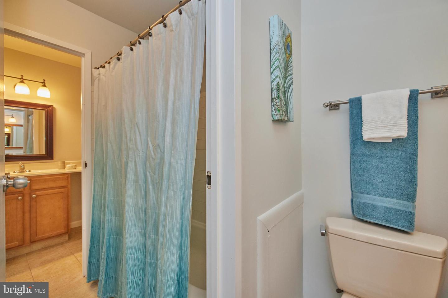 617 Center STREET Unit: 204