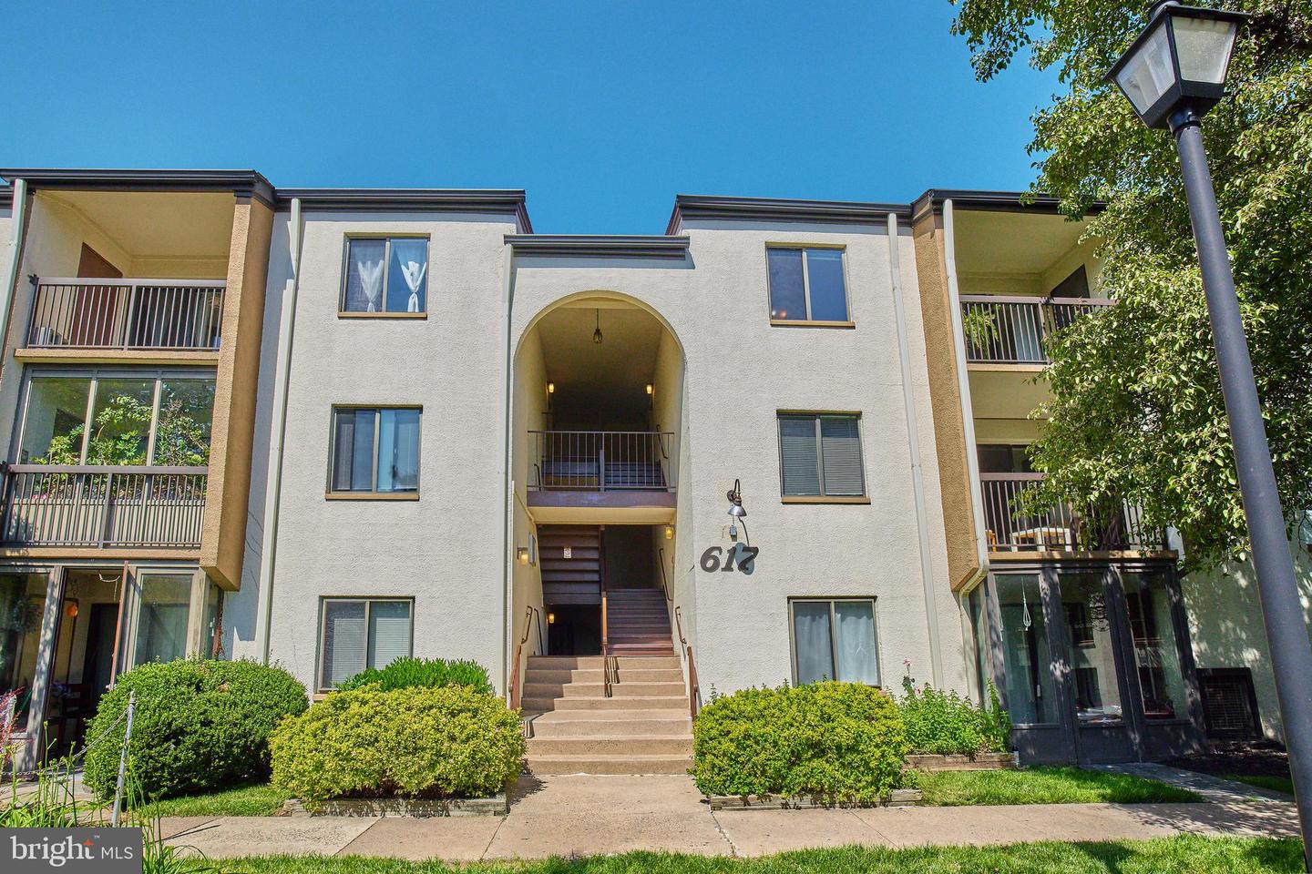617 Center STREET Unit: 204