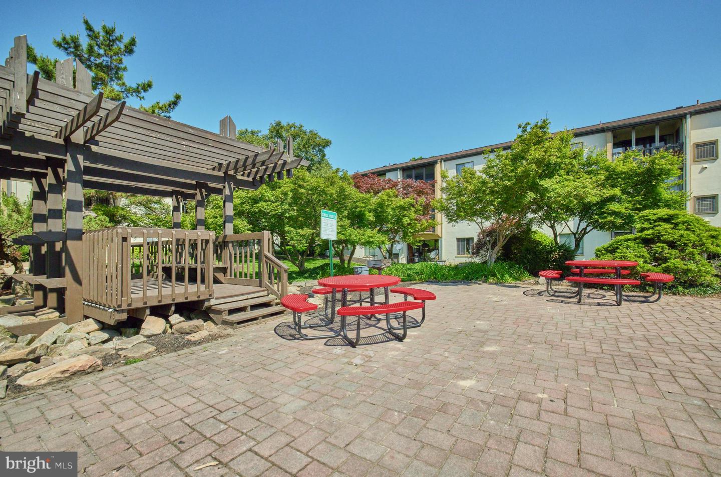 617 Center STREET Unit: 204