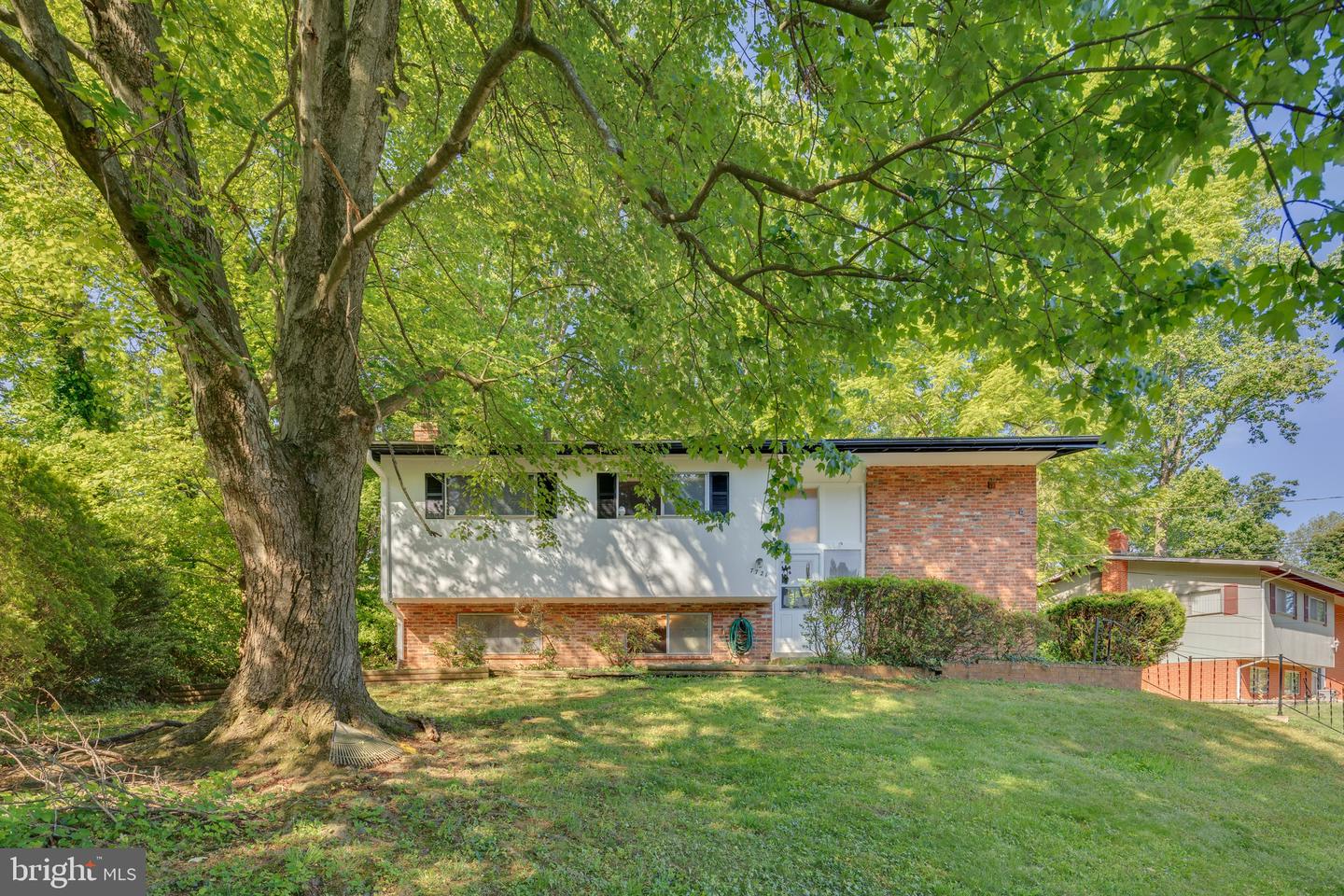 7721 Glenister DRIVE