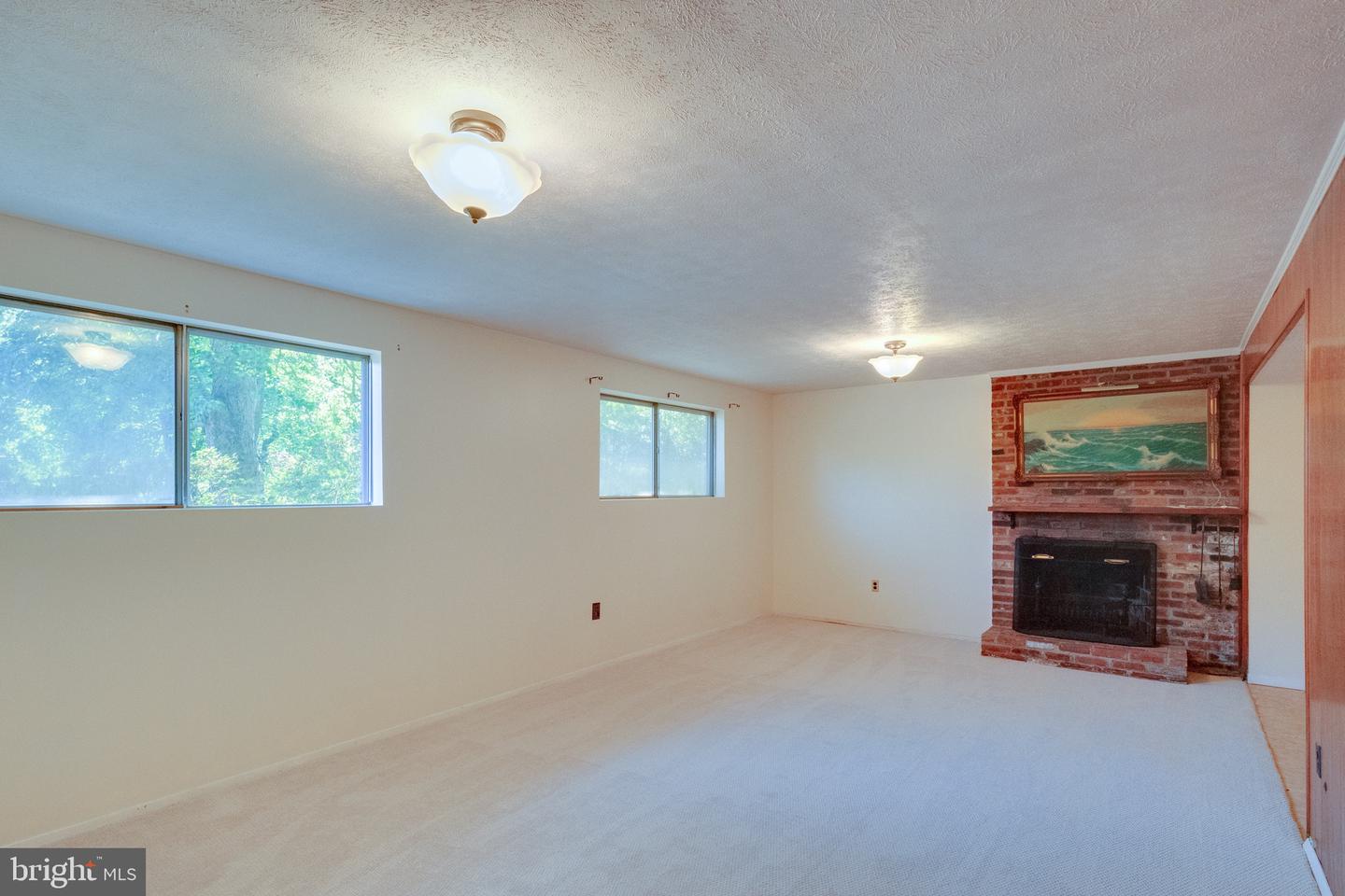 7721 Glenister DRIVE