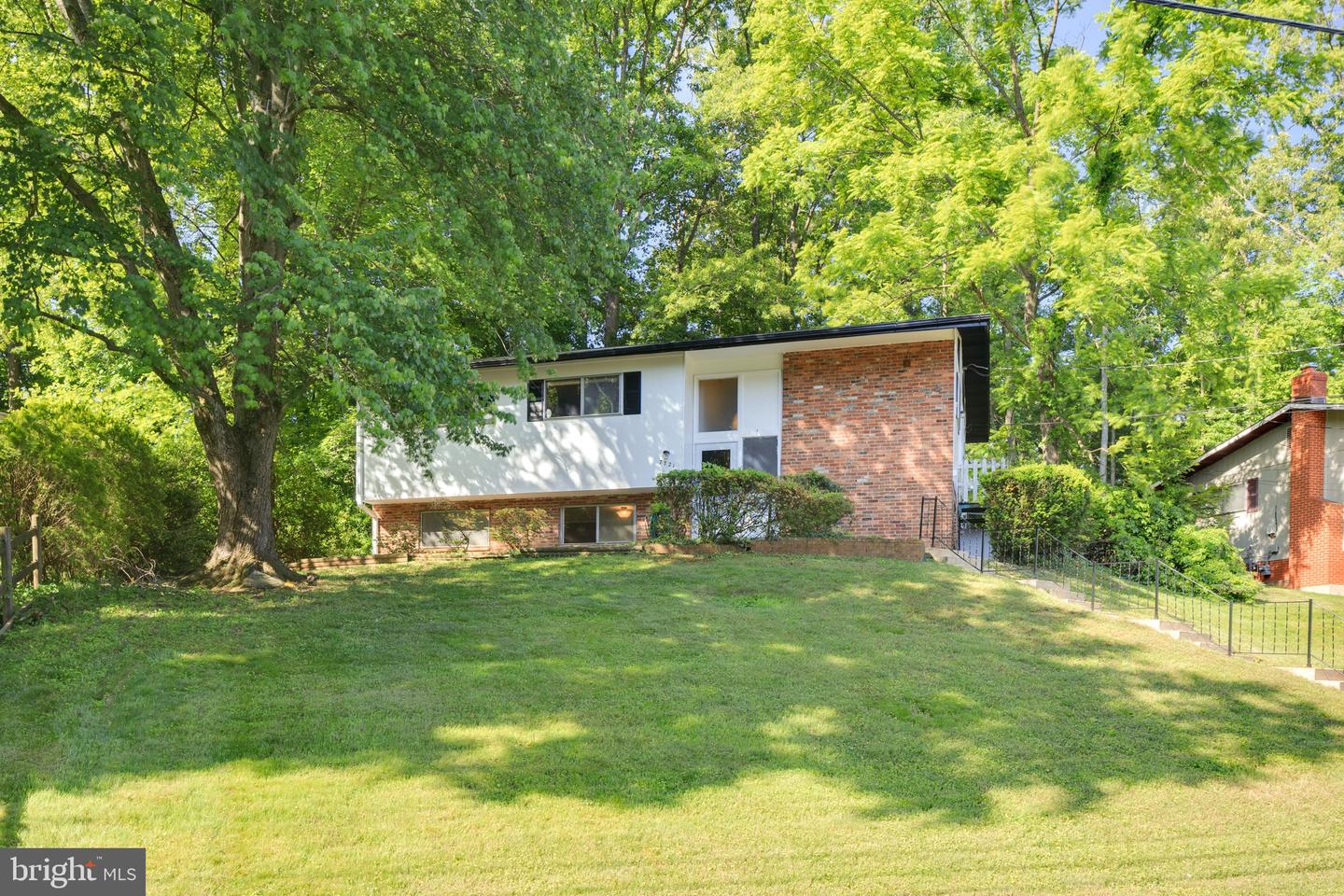 7721 Glenister DRIVE