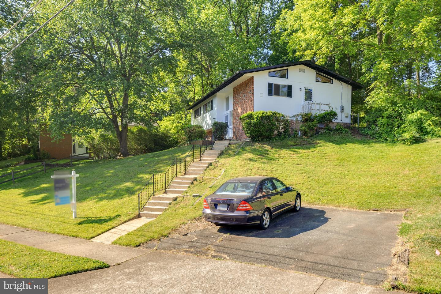 7721 Glenister DRIVE