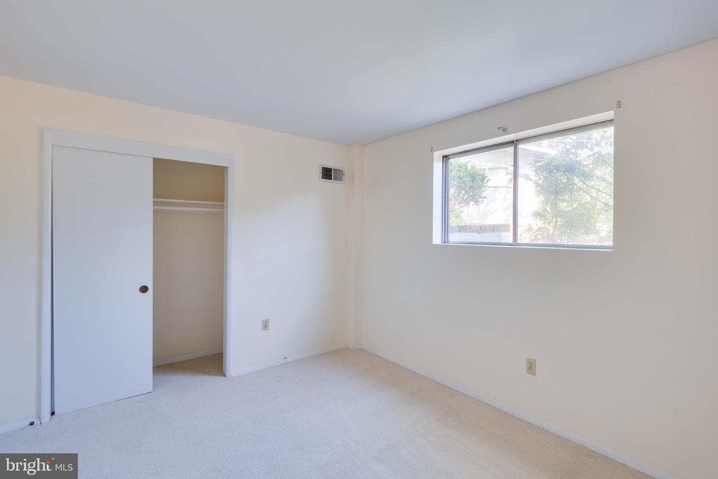 7721 Glenister DRIVE