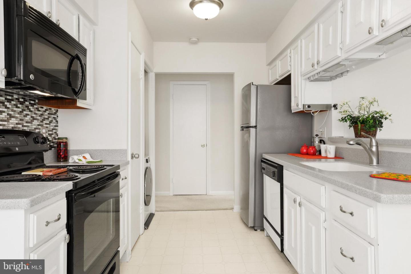 3754 Madison LANE Unit: B