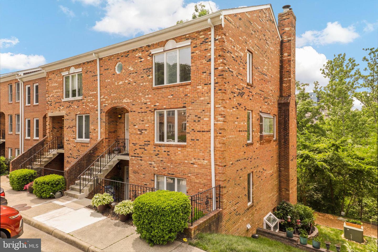 3754 Madison LANE Unit: B