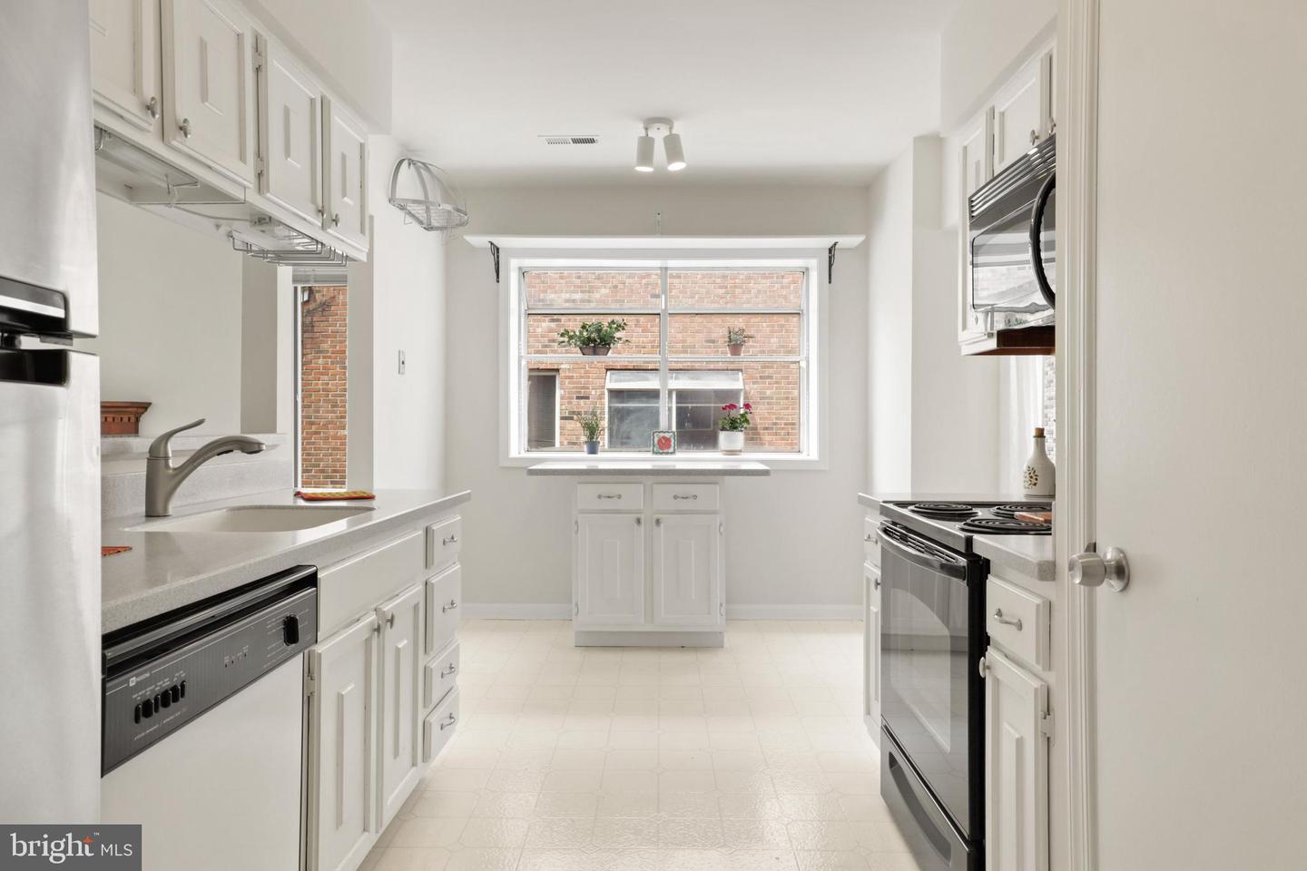 3754 Madison LANE Unit: B