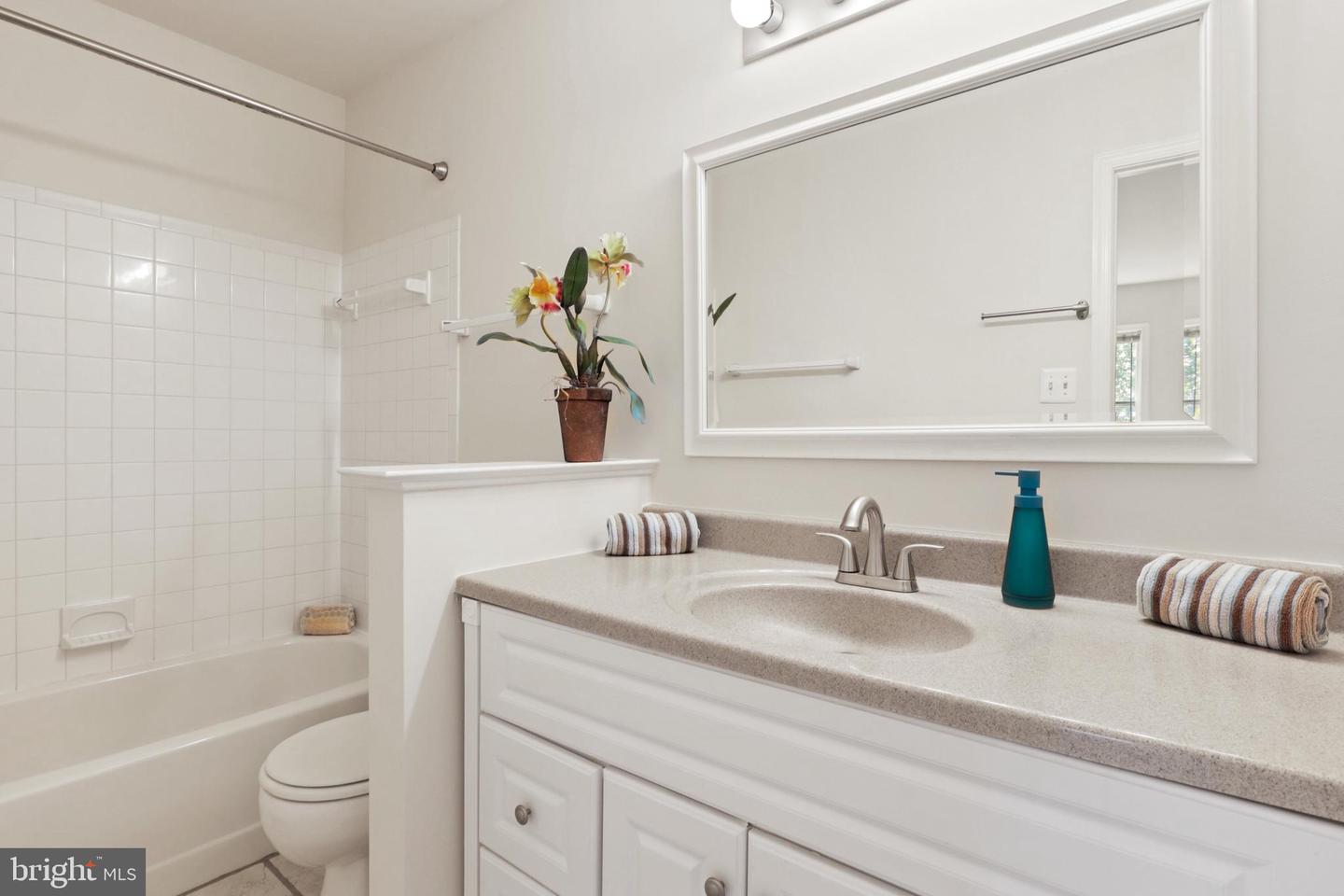 3754 Madison LANE Unit: B