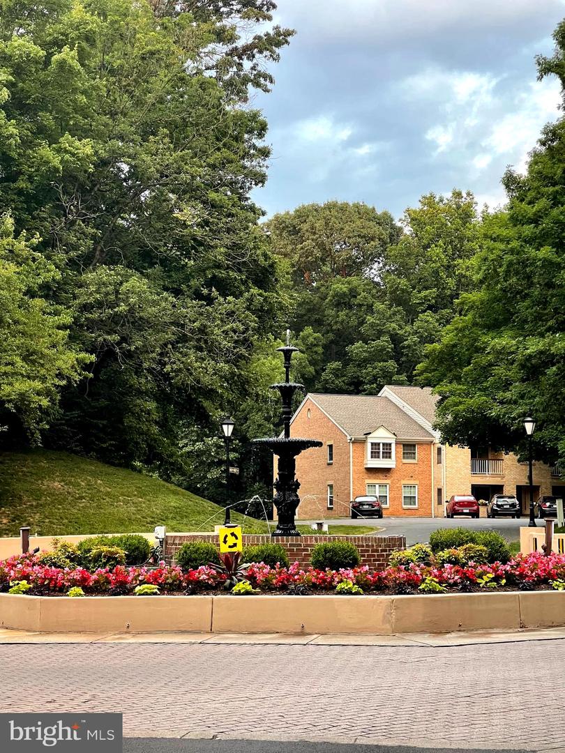 5918 Cove Landing ROAD Unit: 201