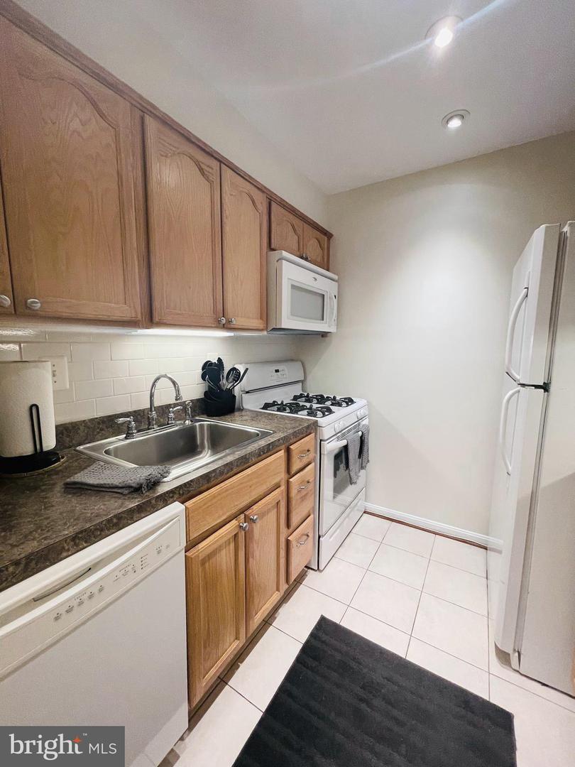 5918 Cove Landing ROAD Unit: 201