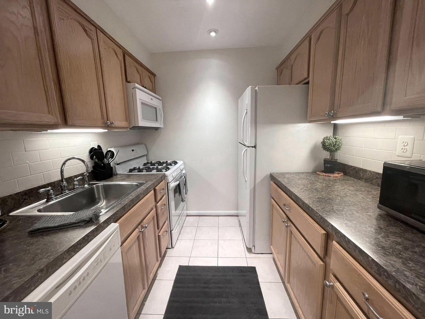 5918 Cove Landing ROAD Unit: 201