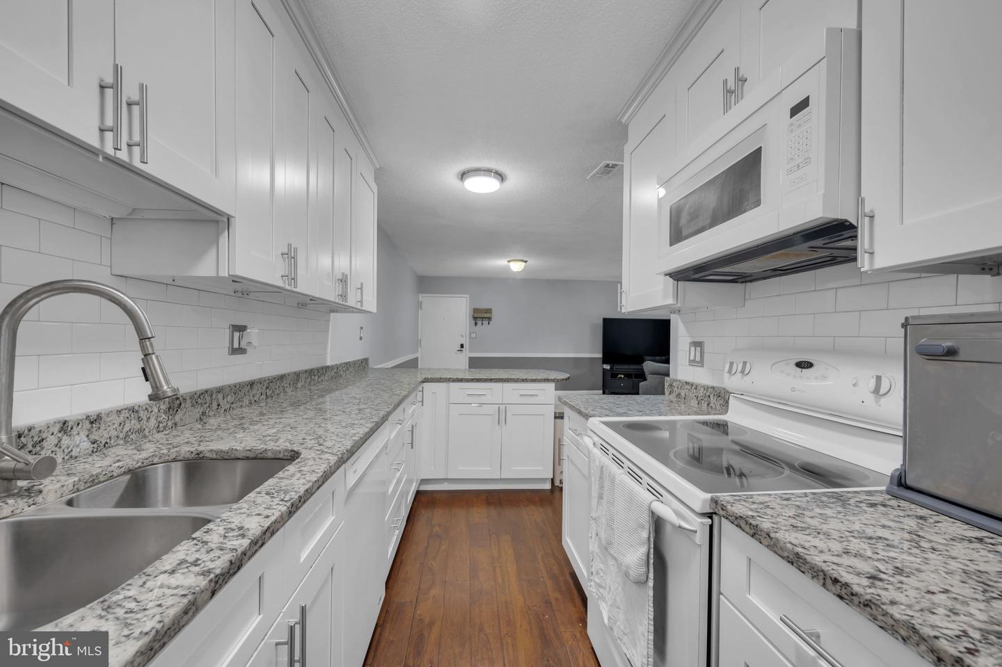 8312 Kingsgate ROAD Unit: 530