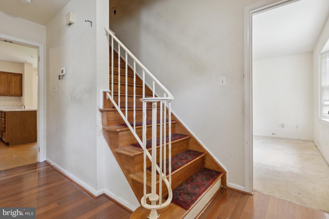 4908 Powell ROAD