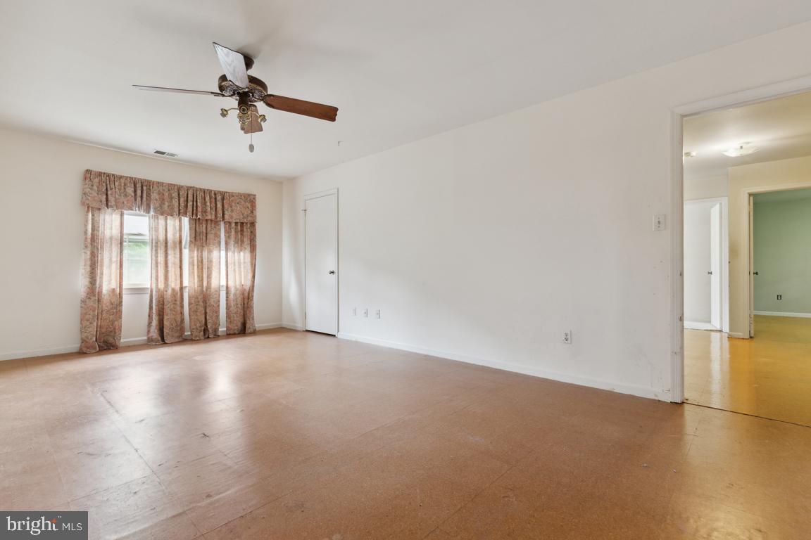 4908 Powell ROAD