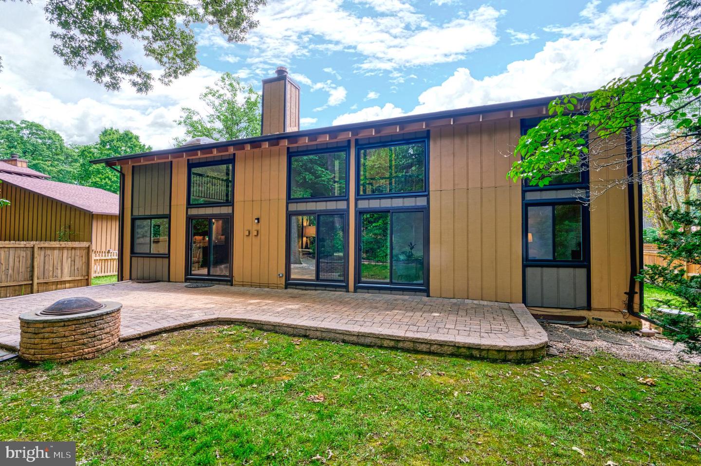 5222 Bradfield DRIVE