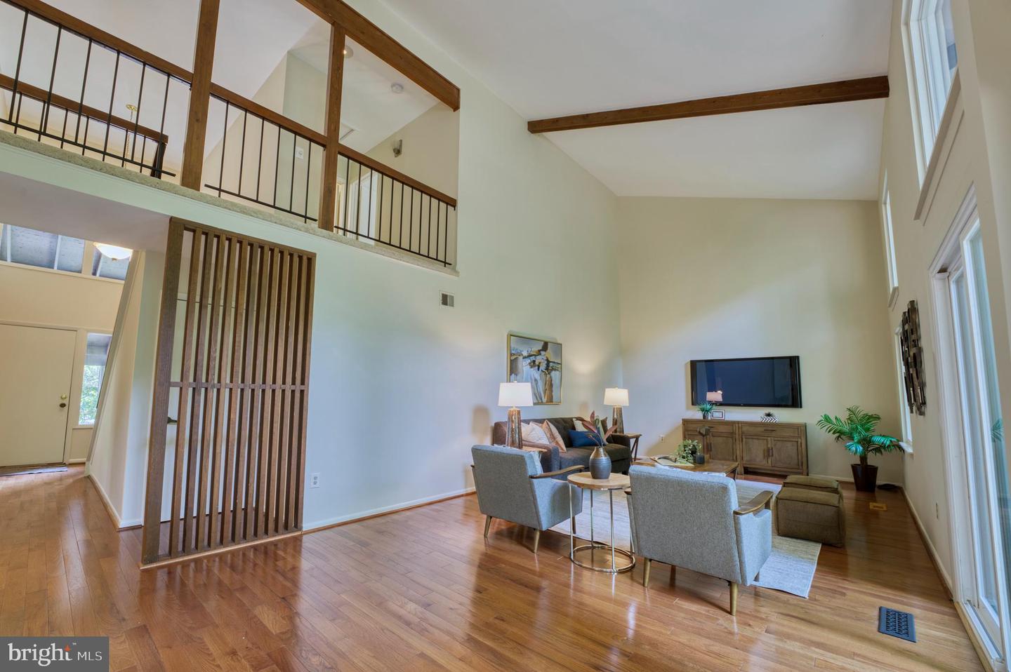 5222 Bradfield DRIVE