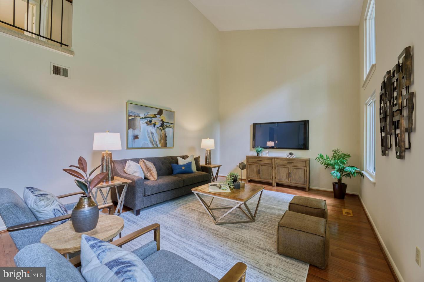 5222 Bradfield DRIVE